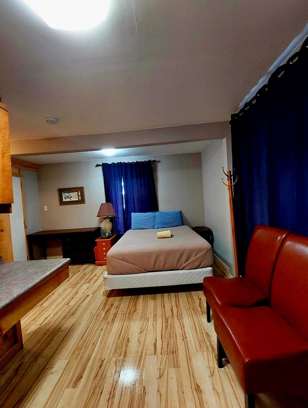 Earthquest Lodge Port Burwell Buitenkant foto
